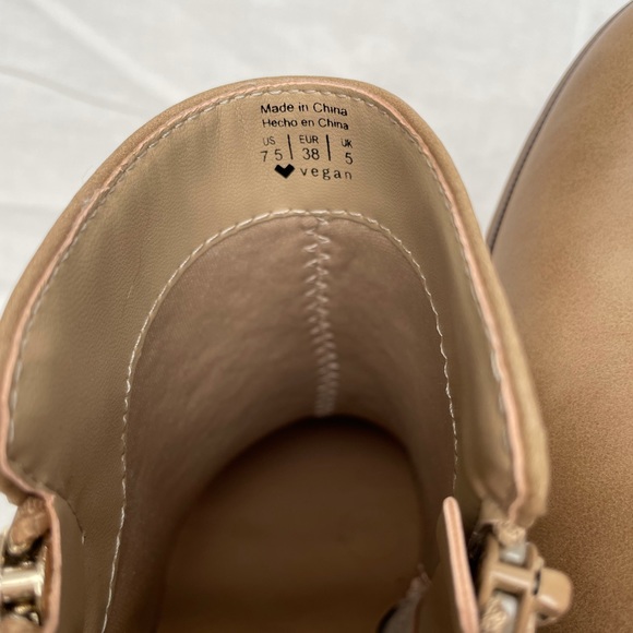Cream/Tan Vegan Leather Ankle Booties Call It Spring - Picture 5 of 6